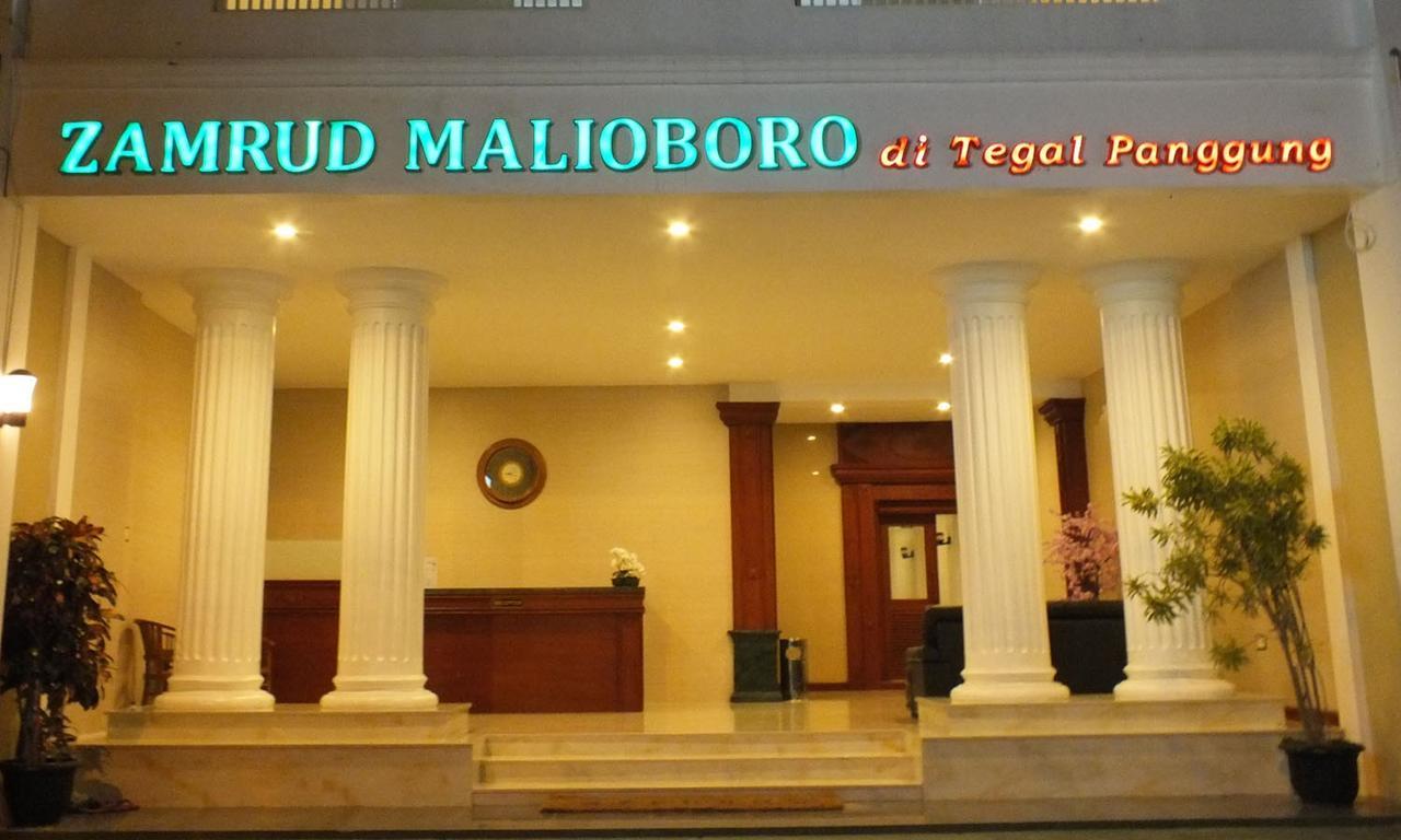 Готель Zamrud Malioboro Джок'якарта Екстер'єр фото